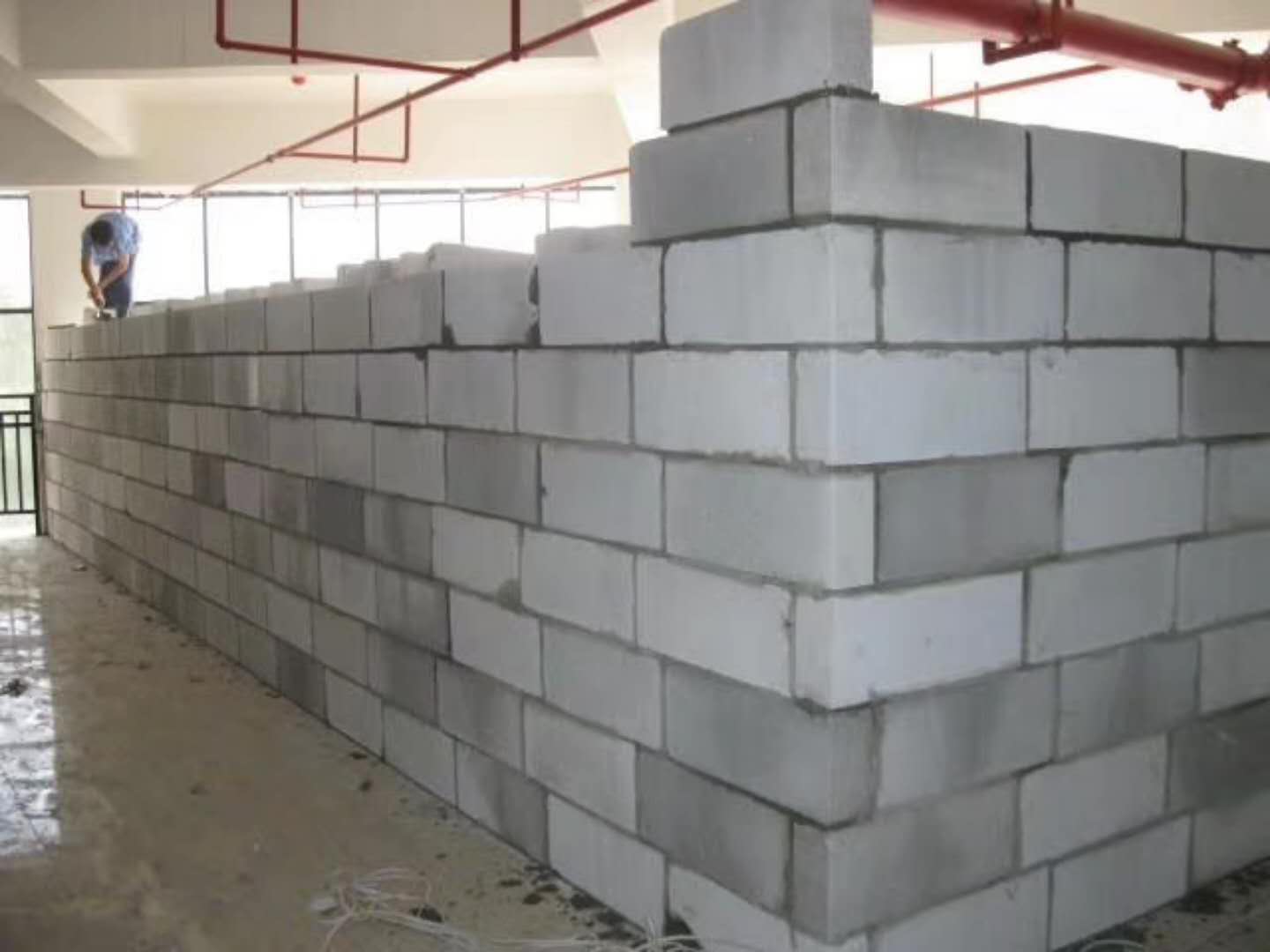 工农蒸压加气混凝土砌块承重墙静力和抗震性能的研究